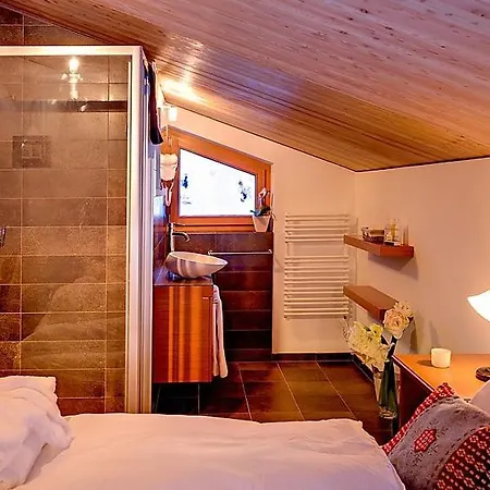 Sleeps 8 Wifi